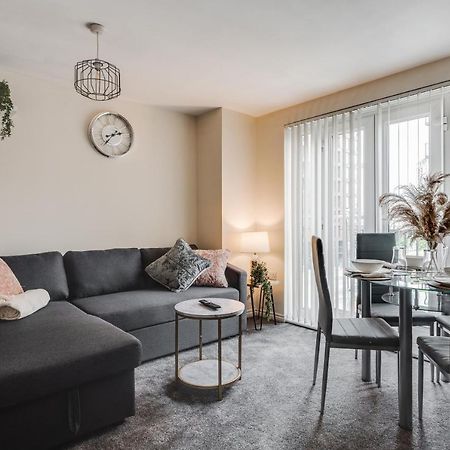 Stylish 2 Bed Manchester Flat ภายนอก รูปภาพ