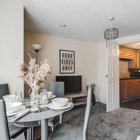Stylish 2 Bed Manchester Flat ภายนอก รูปภาพ