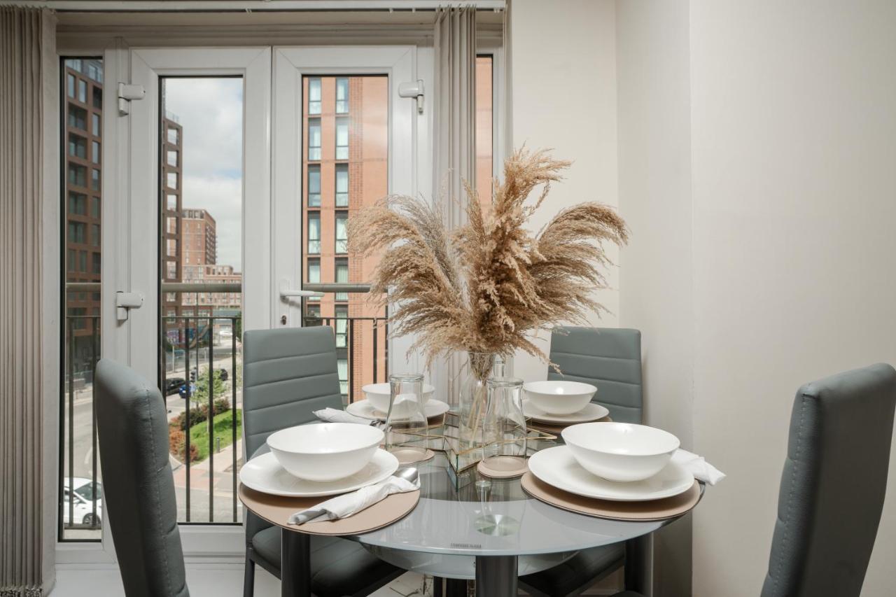 Stylish 2 Bed Manchester Flat ภายนอก รูปภาพ