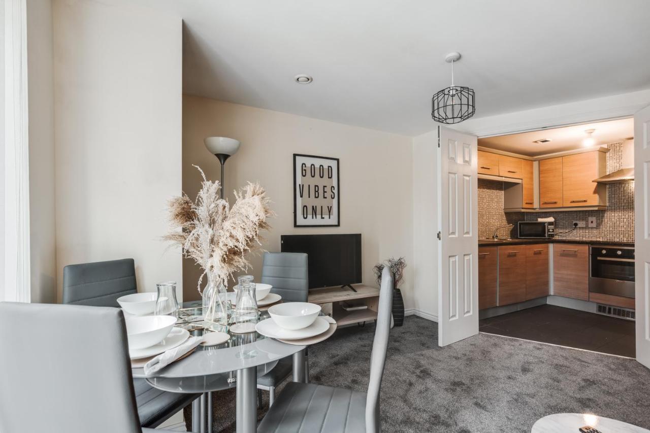 Stylish 2 Bed Manchester Flat ภายนอก รูปภาพ